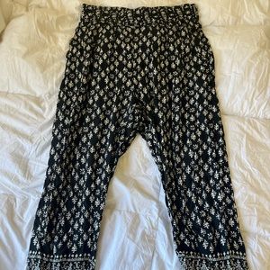 OYSHO black pattern flowy pant